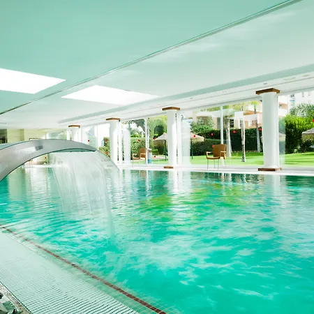 Monarque Park 4*