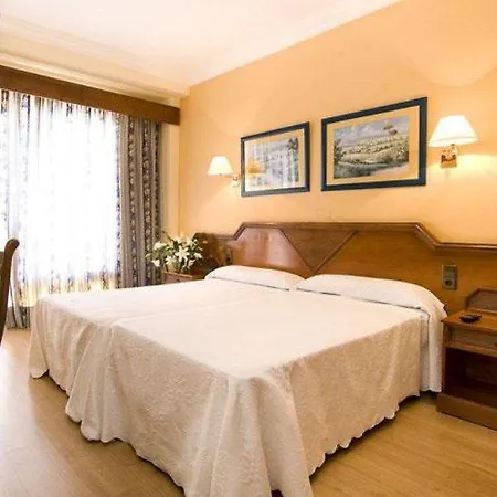 Monarque Park Hotel