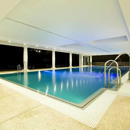 Hotel Monarque Park 4*