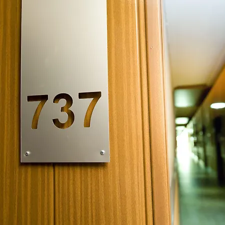 Monarque Park Ξενοδοχείο 4*