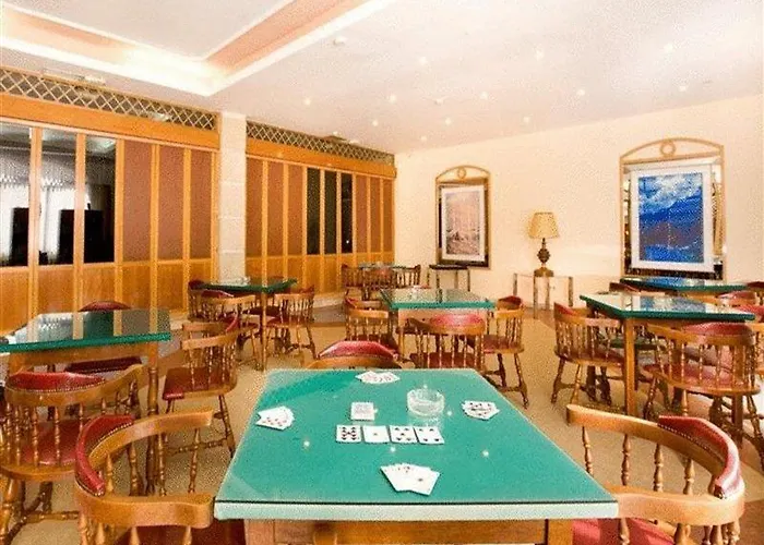 Hotel Monarque Park 4*